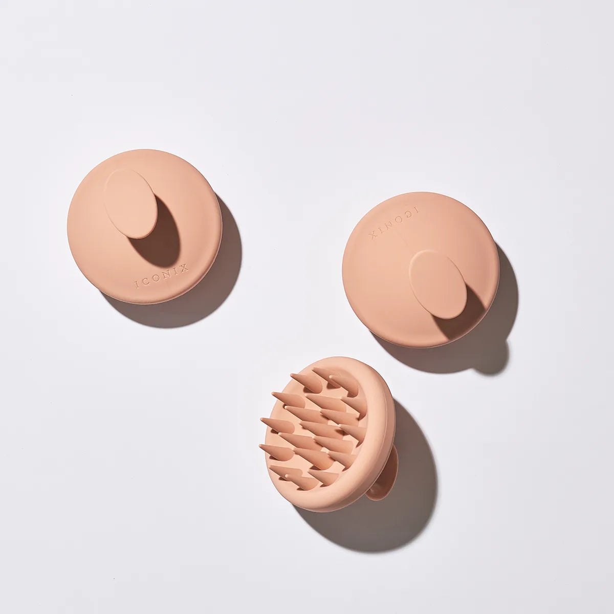 מברשת עיסוי לקרקפת בצבע ורוד