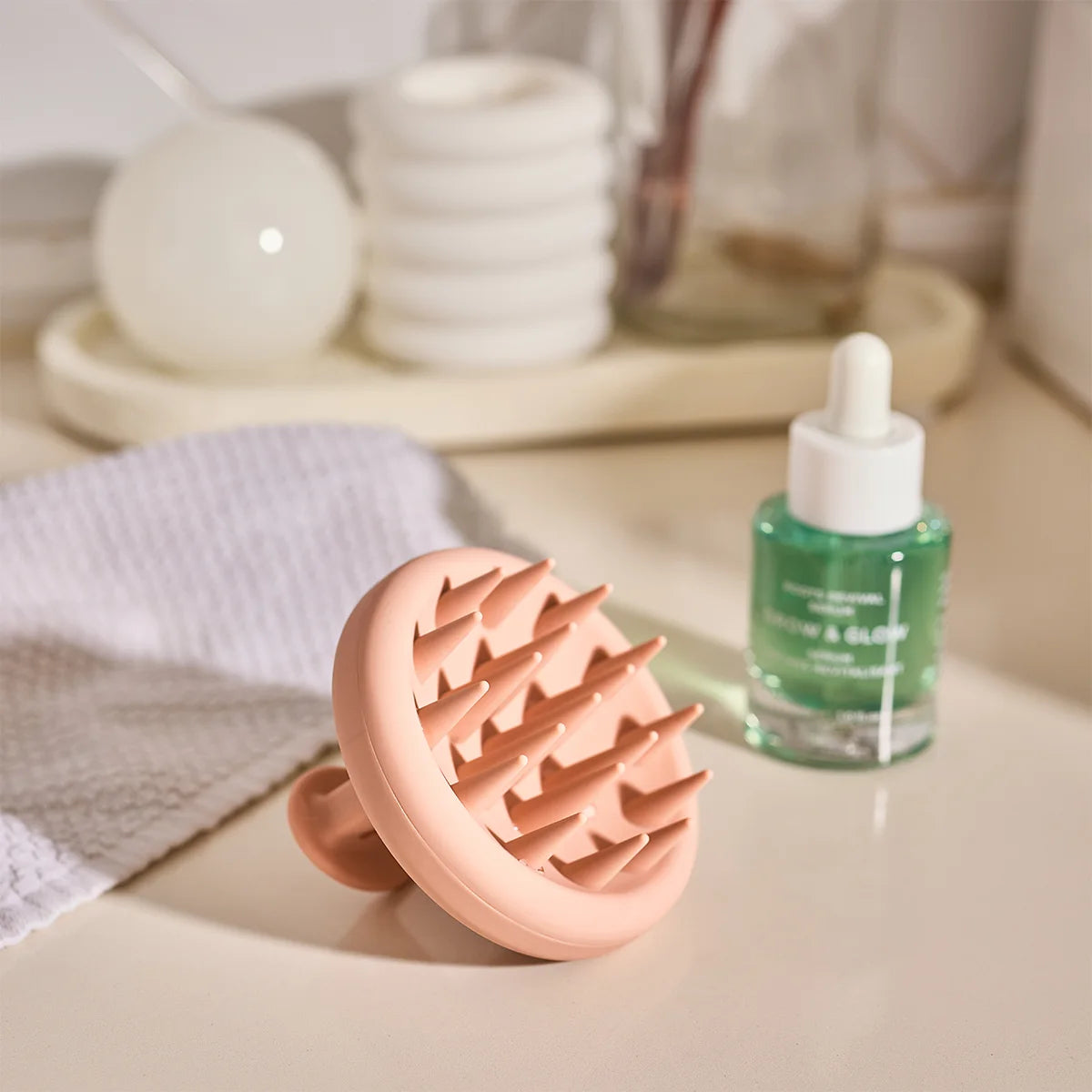 מברשת עיסוי לקרקפת בצבע ורוד